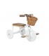 Denne hvide trehjulede cykel til børn har et minimalistisk og tidløst design, som det yngste familiemedlem vil elske. Trehjulet 