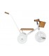 Denne hvide trehjulede cykel til børn har et minimalistisk og tidløst design, som det yngste familiemedlem vil elske. Trehjulet 